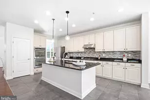 8701 Wellford Dr, Ellicott City, MD 21042 - Photo 15
