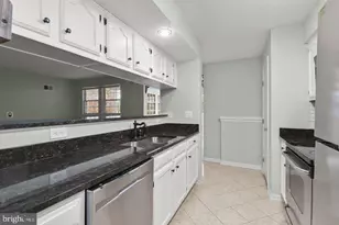 6205 Sandpiper Ct, Elkridge, MD 21075 - Photo 5