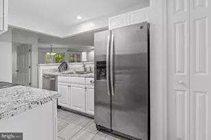 5804 Wyndham Cir, Columbia, MD 21044 - Photo 11