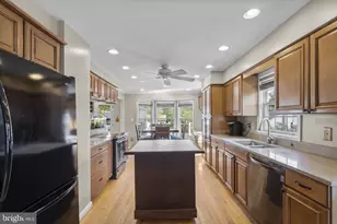 11645 Sun Cir Way, Columbia, MD 21044 - Photo 13