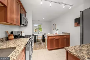 5025 Green Mountain Cir, Columbia, MD 21044 - Photo 17