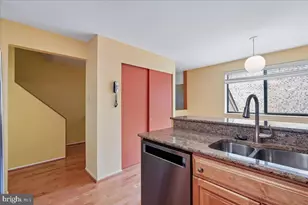 8946 Skyrock Ct, Columbia, MD 21046 - Photo 7