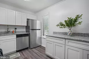 9647 White Acre Rd, Columbia, MD 21045 - Photo 9