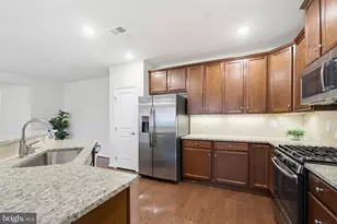 8911 Carls Ct, Ellicott City, MD 21043 - Photo 7