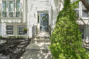 8206 Tall Trees Ct, Ellicott City, MD 21043 - Photo 3