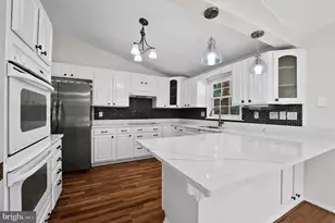 5450 Bluecoat Ln, Columbia, MD 21045 - Photo 9