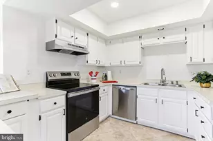 8009 Brightwood Ct, Ellicott City, MD 21043 - Photo 11