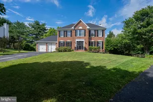 10226 Tarpley Ct, Ellicott City, MD 21042 - Photo 3
