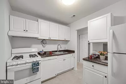 6037 Majors Lane #5D-17, Columbia, MD 21045 - Photo 3