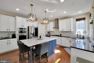 8111 Alloway Ct, Ellicott City, MD 21043 - Photo 5