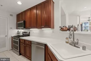 10714 Symphony Way E, Columbia, MD 21044 - Photo 15