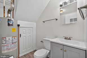 9220 Bridle Path Ln, Laurel, MD 20723 - Photo 5