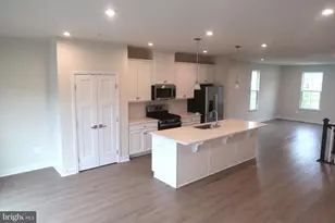 8100 Primrose Ln, Laurel, MD 20723 - Photo 11