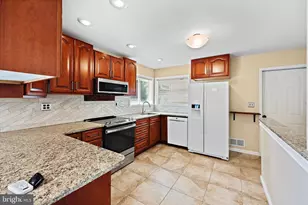 9933 Evergreen Ave, Columbia, MD 21046 - Photo 5