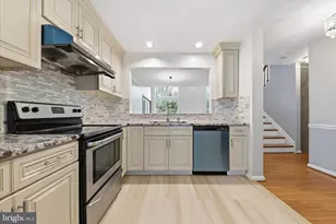 8545 Harvest View Ct, Ellicott City, MD 21043 - Photo 5