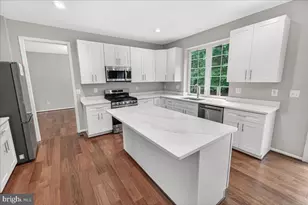 9938 Timberknoll Ln, Ellicott City, MD 21042 - Photo 7