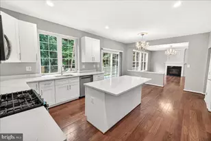 9938 Timberknoll Ln, Ellicott City, MD 21042 - Photo 5