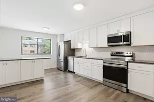 8957 Skyrock Ct, Columbia, MD 21046 - Photo 3