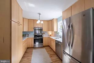 6255 Dawn Day Dr, Columbia, MD 21045 - Photo 9