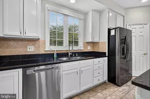 11171 Willow Green Way W, Marriottsville, MD 21104 - Photo 15