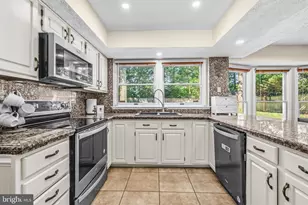 10924 Beech Creek Dr, Columbia, MD 21044 - Photo 9