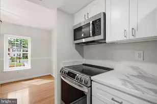 8827 Hayshed Ln, Columbia, MD 21045 - Photo 13