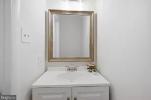 8827 Hayshed Ln, Columbia, MD 21045 - Photo 21