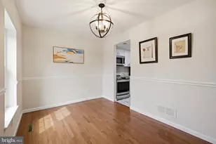 8827 Hayshed Ln, Columbia, MD 21045 - Photo 5
