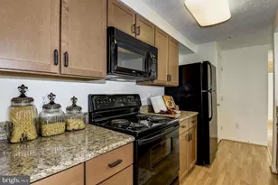 6320 Bayberry Ct, Elkridge, MD 21075 - Photo 11