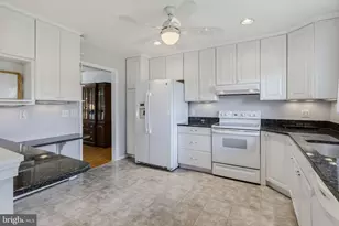 2901 Chestnut Hill Dr, Ellicott City, MD 21043 - Photo 5