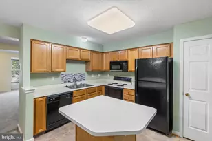 8813 Evermore Ct, Laurel, MD 20723 - Photo 11