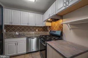 10850 Green Mountain Cir, Columbia, MD 21044 - Photo 7