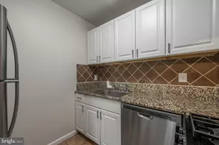 10850 Green Mountain Cir, Columbia, MD 21044 - Photo 9