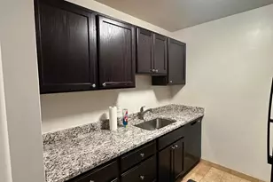 10850 Green Mountain Cir, Columbia, MD 21044 - Photo 9