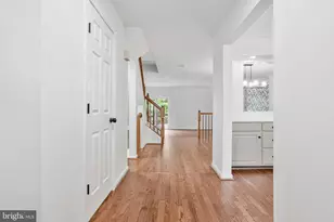 6325 Hampton Pl, Elkridge, MD 21075 - Photo 3