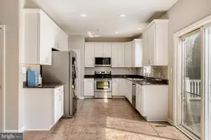8375 Mitzy Ln, Ellicott City, MD 21043 - Photo 9