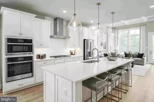 5445 Pondview Ln, Ellicott City, MD 21043 - Photo 3