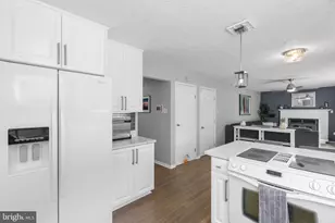 7932 Butterfield Dr, Elkridge, MD 21075 - Photo 9
