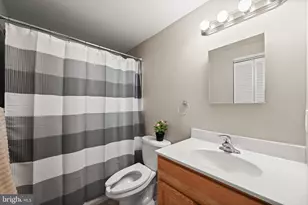 10850 Green Mountain Cir, Columbia, MD 21044 - Photo 21