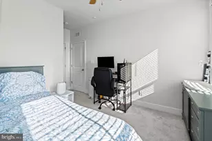 7736 Port Capital Dr, Elkridge, MD 21075 - Photo 15