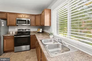 7320 Kerry Hill Ct, Columbia, MD 21045 - Photo 11