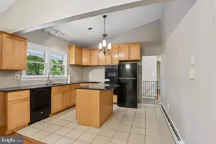 10206 Green Clover Ct, Ellicott City, MD 21042 - Photo 5