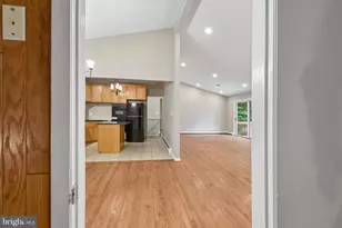 10206 Green Clover Ct, Ellicott City, MD 21042 - Photo 9