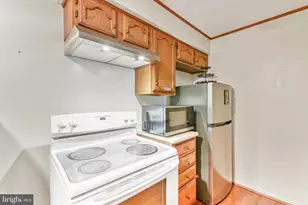 6025 Rock Glen Dr, Elkridge, MD 21075 - Photo 11