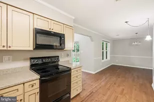 6717 Sewells Orchard Dr, Columbia, MD 21045 - Photo 11