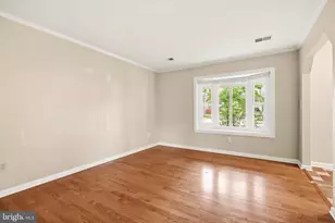 6717 Sewells Orchard Dr, Columbia, MD 21045 - Photo 3
