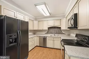 6717 Sewells Orchard Dr, Columbia, MD 21045 - Photo 9