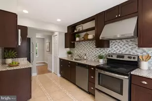 8579 Harvest View Ct, Ellicott City, MD 21043 - Photo 3