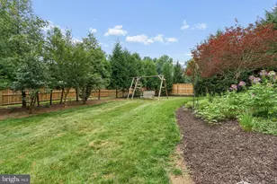 10173 Green Clover Dr, Ellicott City, MD 21042 - Photo 7