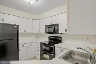 7612 Stony Creek Ln, Ellicott City, MD 21043 - Photo 15